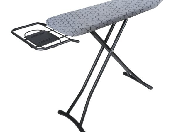 Lygintuvo lenta su ištraukiamu metaliniu lygintuvo laikikliu