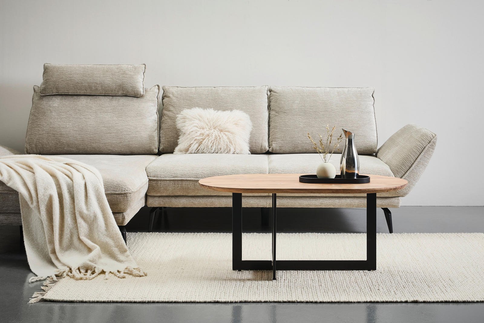 MID.YOU kavos staliukas akacijos masyvas 105/45/60 cm ovalus natūralios spalvos, juodas - Image 2